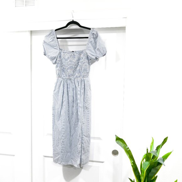 J. Crew Medium Short Sleeve Smocked Dress in Stripe Nautical Coastal Dress NWT - Picture 4 of 9